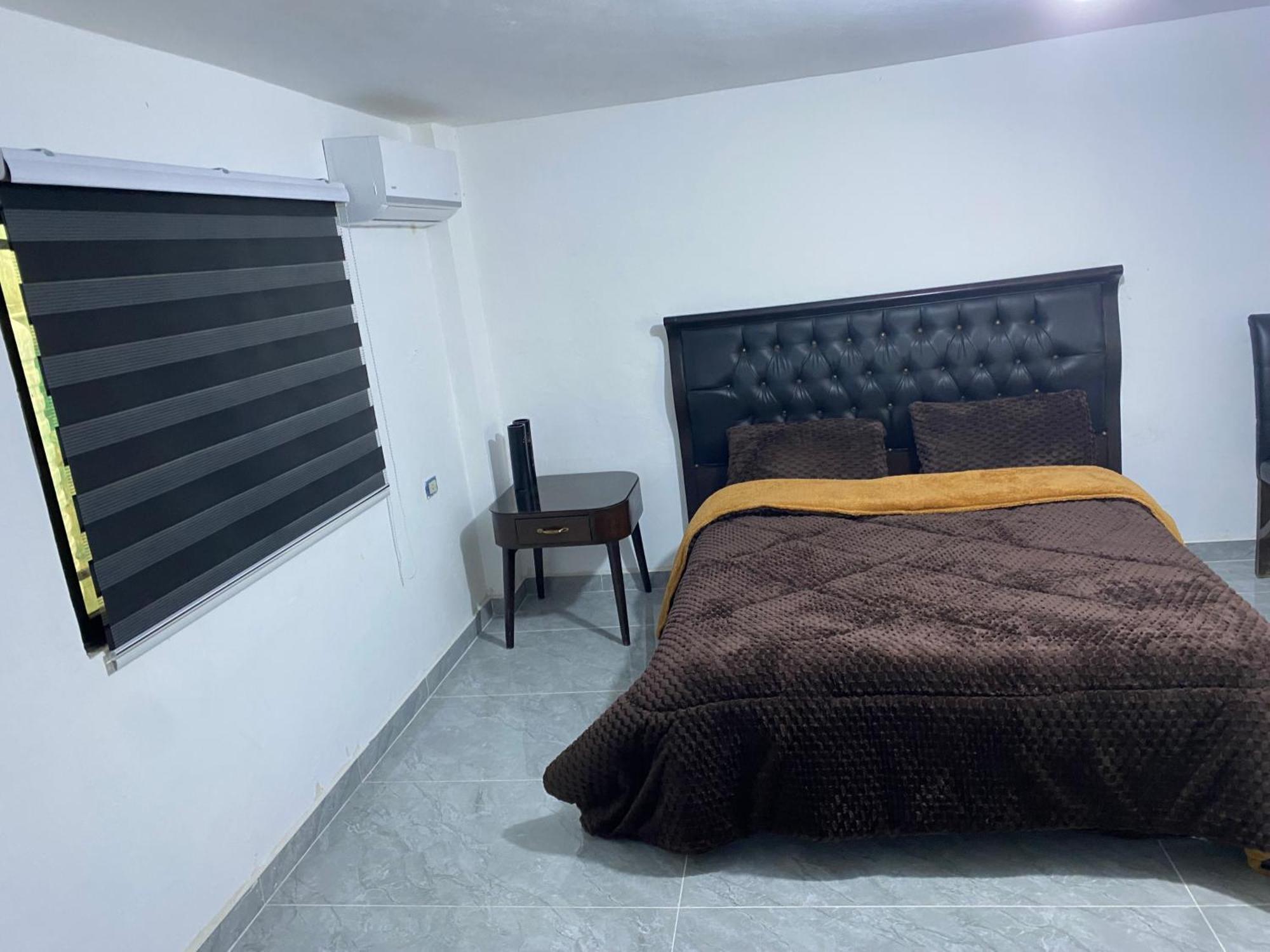 Huseein Rooms Джераш Екстер'єр фото