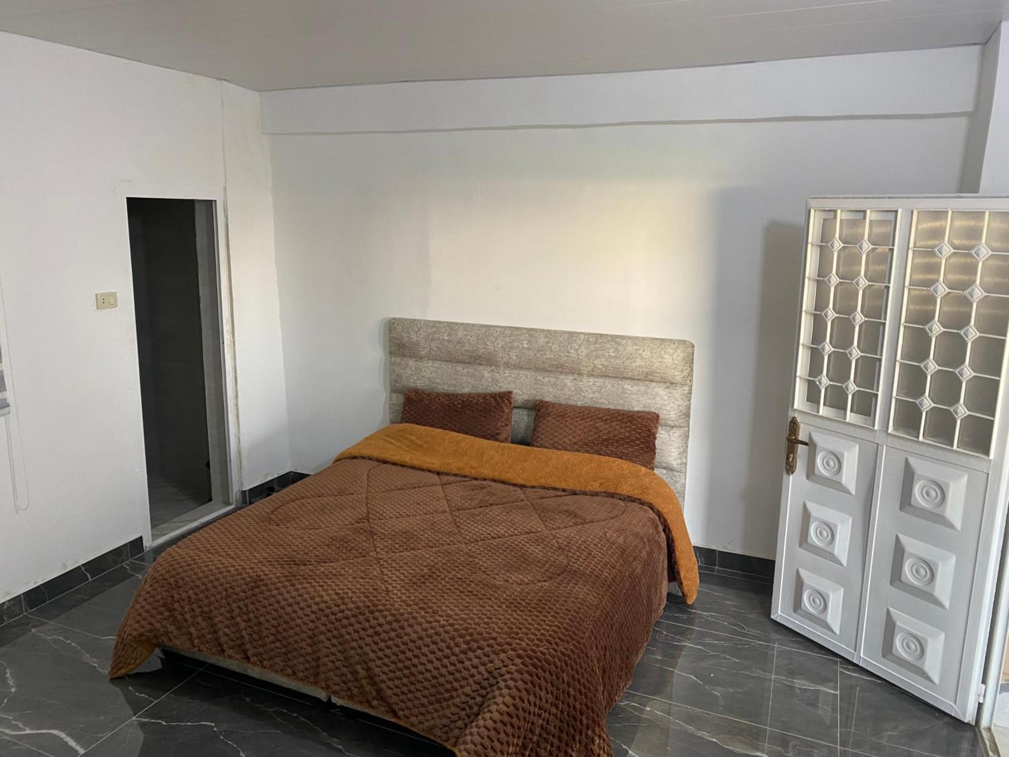 Huseein Rooms Джераш Екстер'єр фото