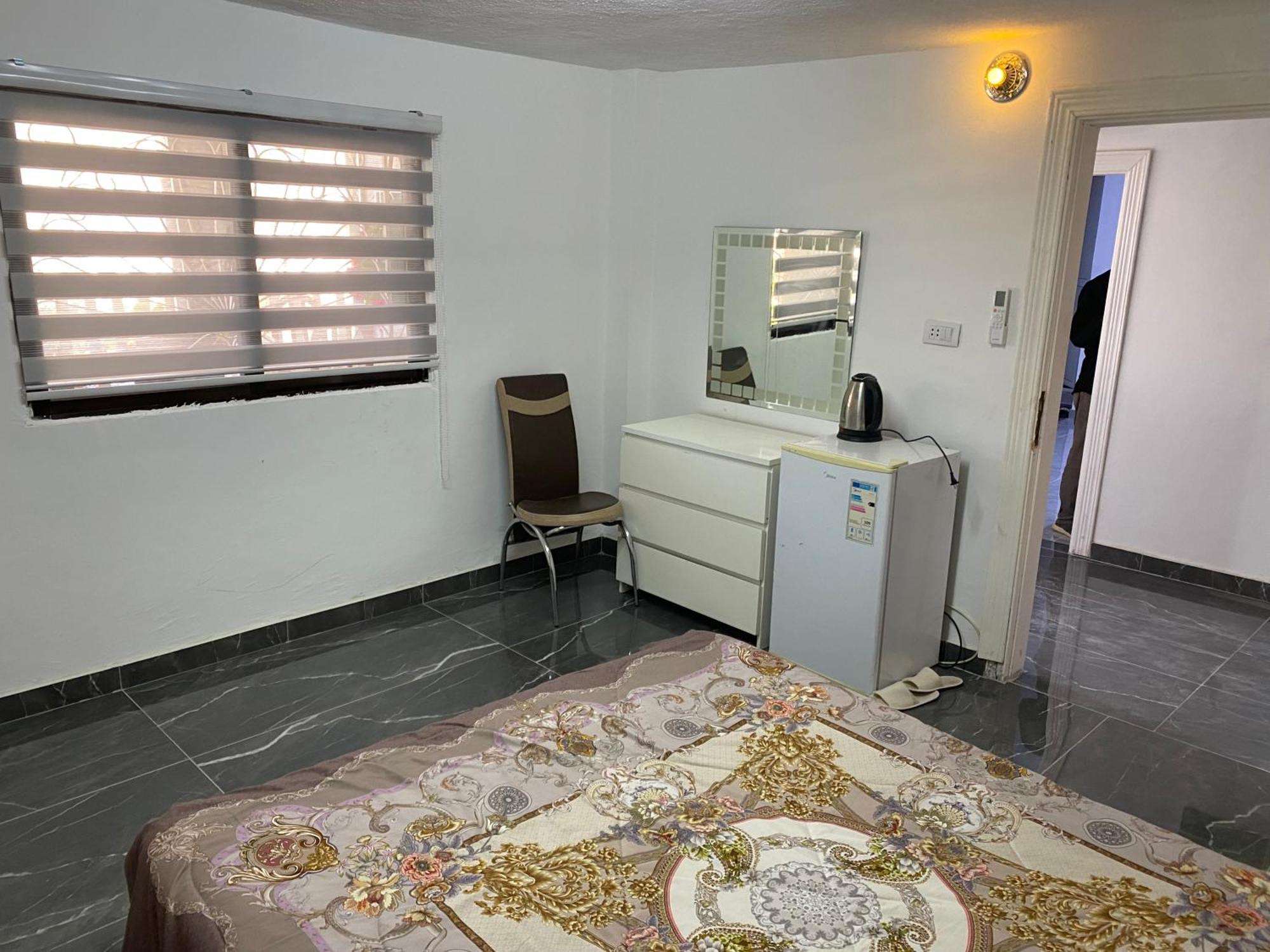 Huseein Rooms Джераш Екстер'єр фото