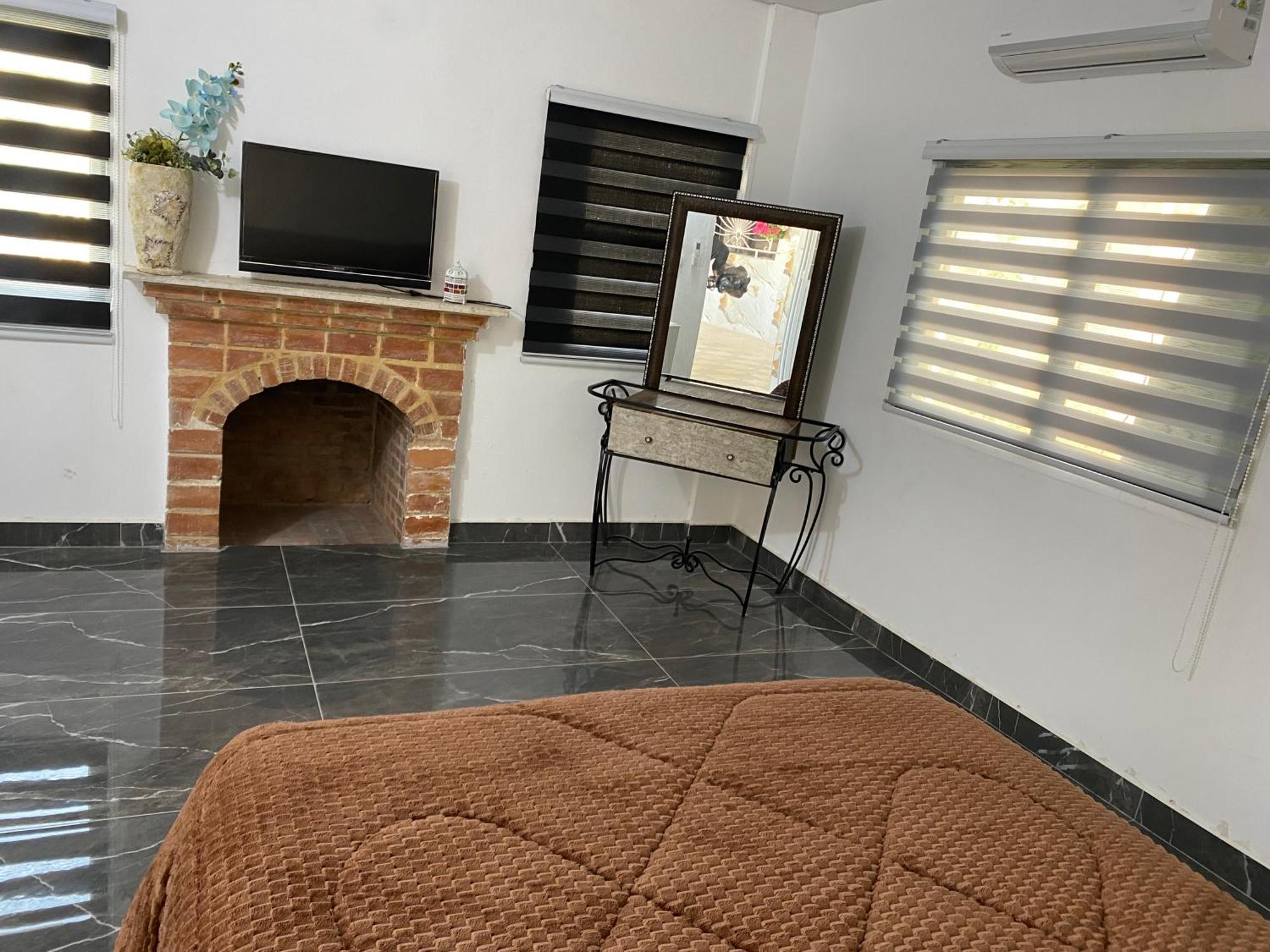 Huseein Rooms Джераш Екстер'єр фото